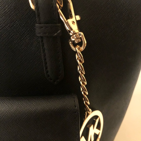 Michael Kors elegant bag with good conditions - Picture 10 of 16